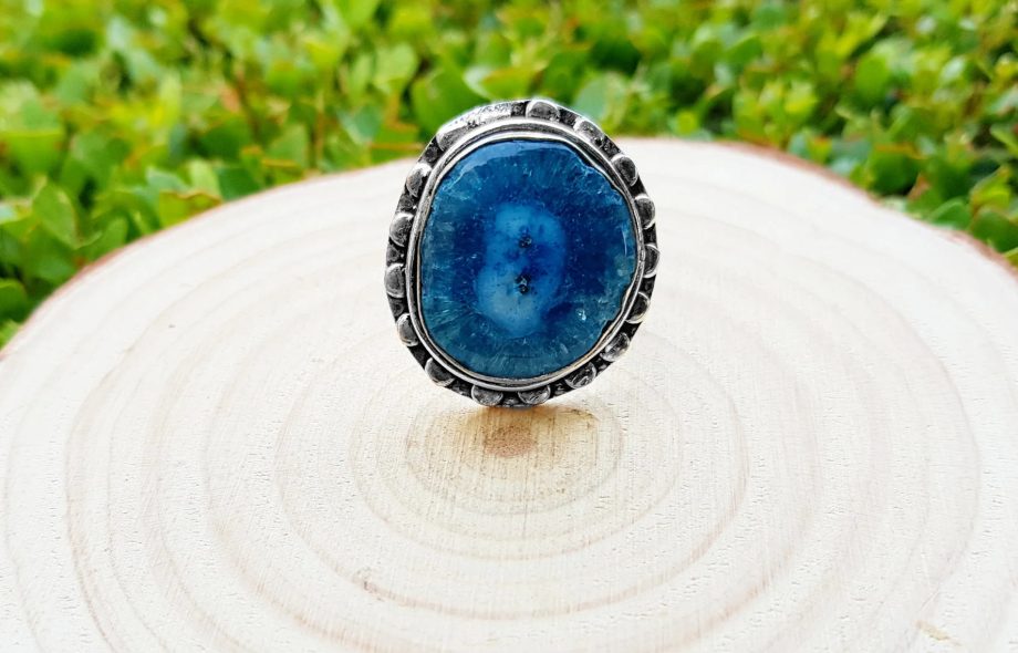 A Cute Gift of Blue Agate Ring For Your first Anniversary
