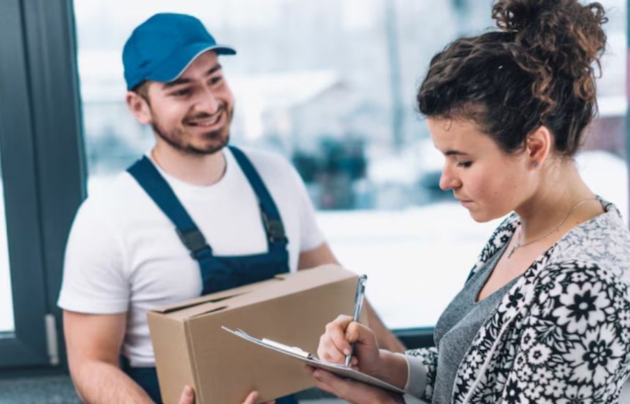 Courier service UK to India