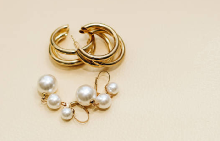 Layering Earrings with Piercings: A Chic Guide